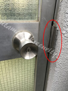 店舗ガラスドア｜錠交換の施工イメージ