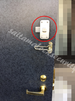 補助錠の内側