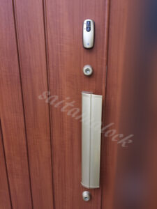 YKKドア電気錠 鍵が入らない 鍵開け シリンダー交換/さいたま市西区佐知川の施工イメージ