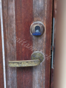 SWEDOOR スウェドア 木製輸入玄関 鍵交換/越谷市の施工イメージ