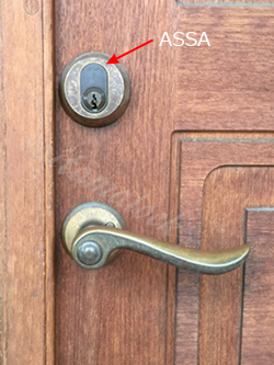 Snickarper Door